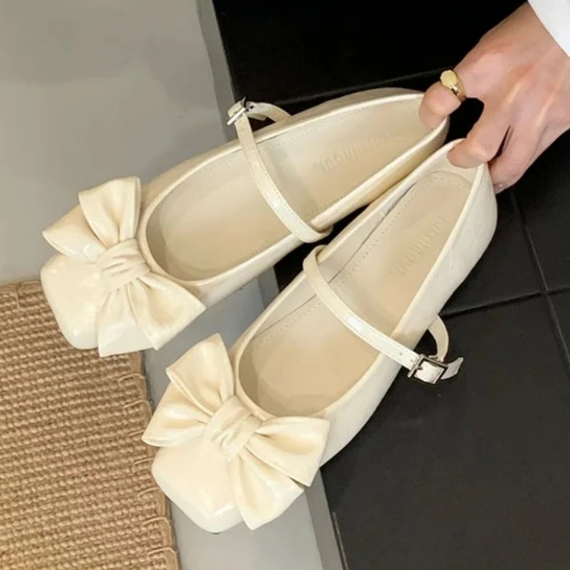 Women Shoes Brands - Zapatos de tacón dorados con diseño