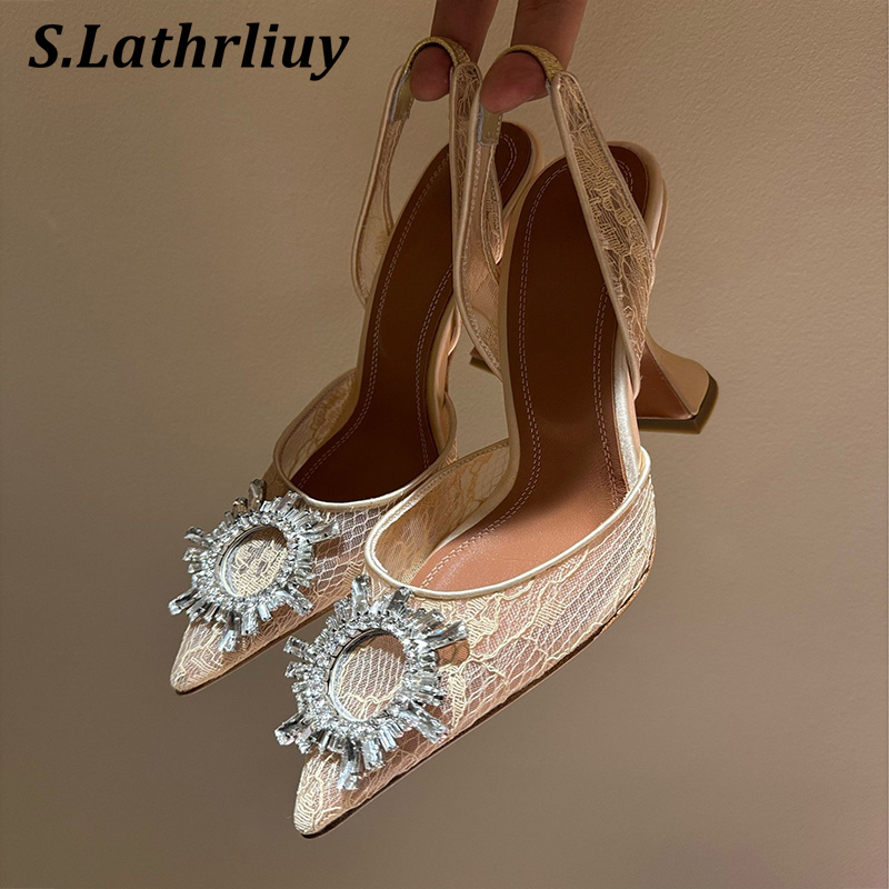 Sandalias con diamantes de imi - Patent Leather Pump reseña y precio