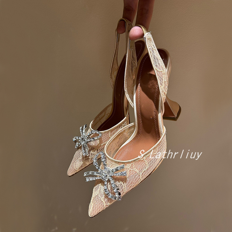 Sandalias con diamantes de imi - Patent Leather Pump reseña y precio